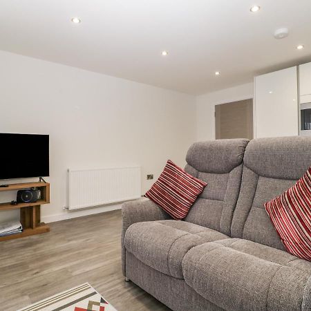Flat 2, 38 Preston Road Apartment Уеймут Екстериор снимка