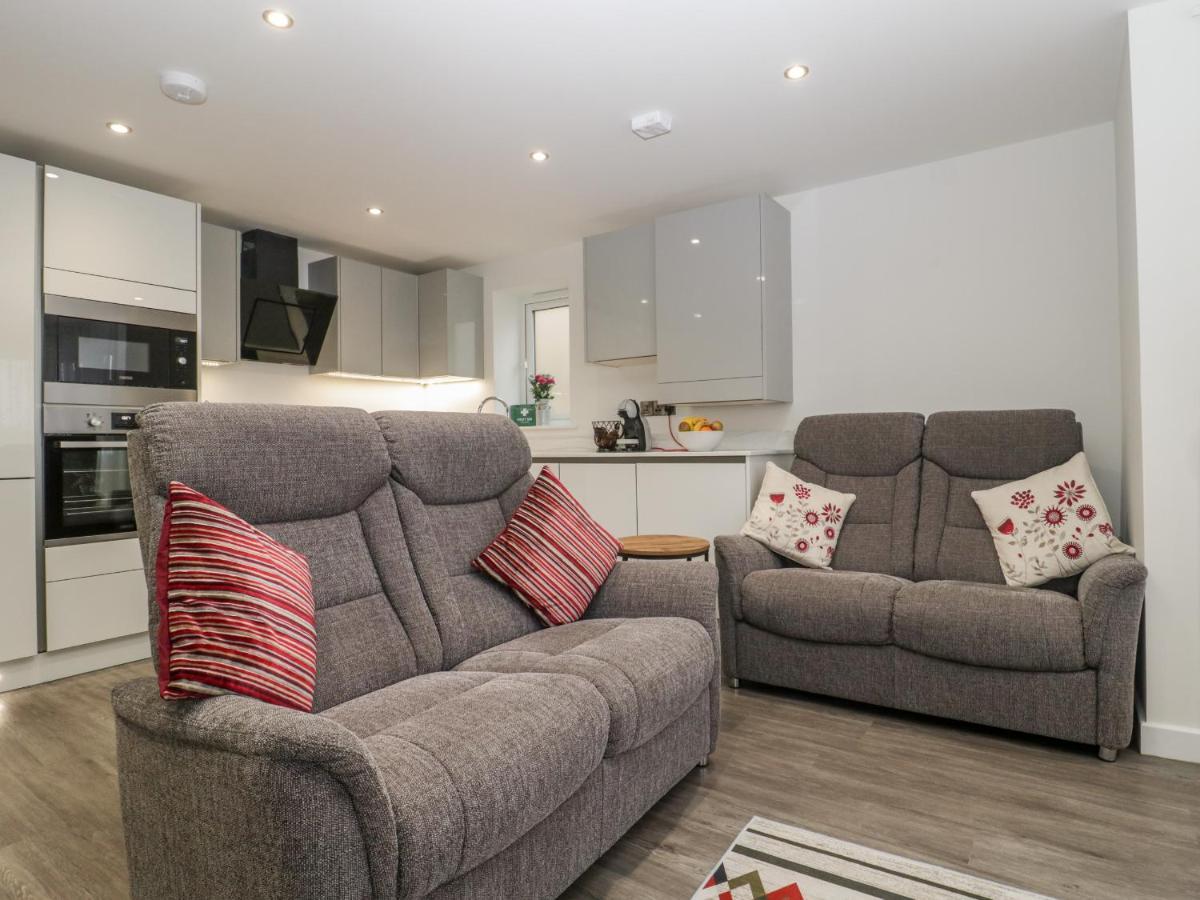Flat 2, 38 Preston Road Apartment Уеймут Екстериор снимка
