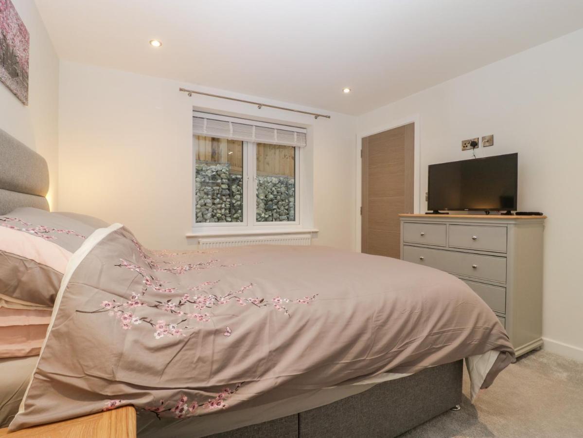 Flat 2, 38 Preston Road Apartment Уеймут Екстериор снимка
