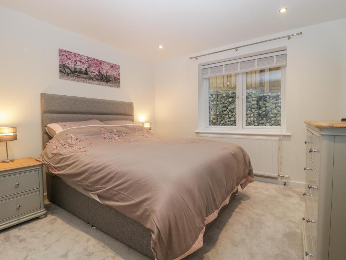 Flat 2, 38 Preston Road Apartment Уеймут Екстериор снимка